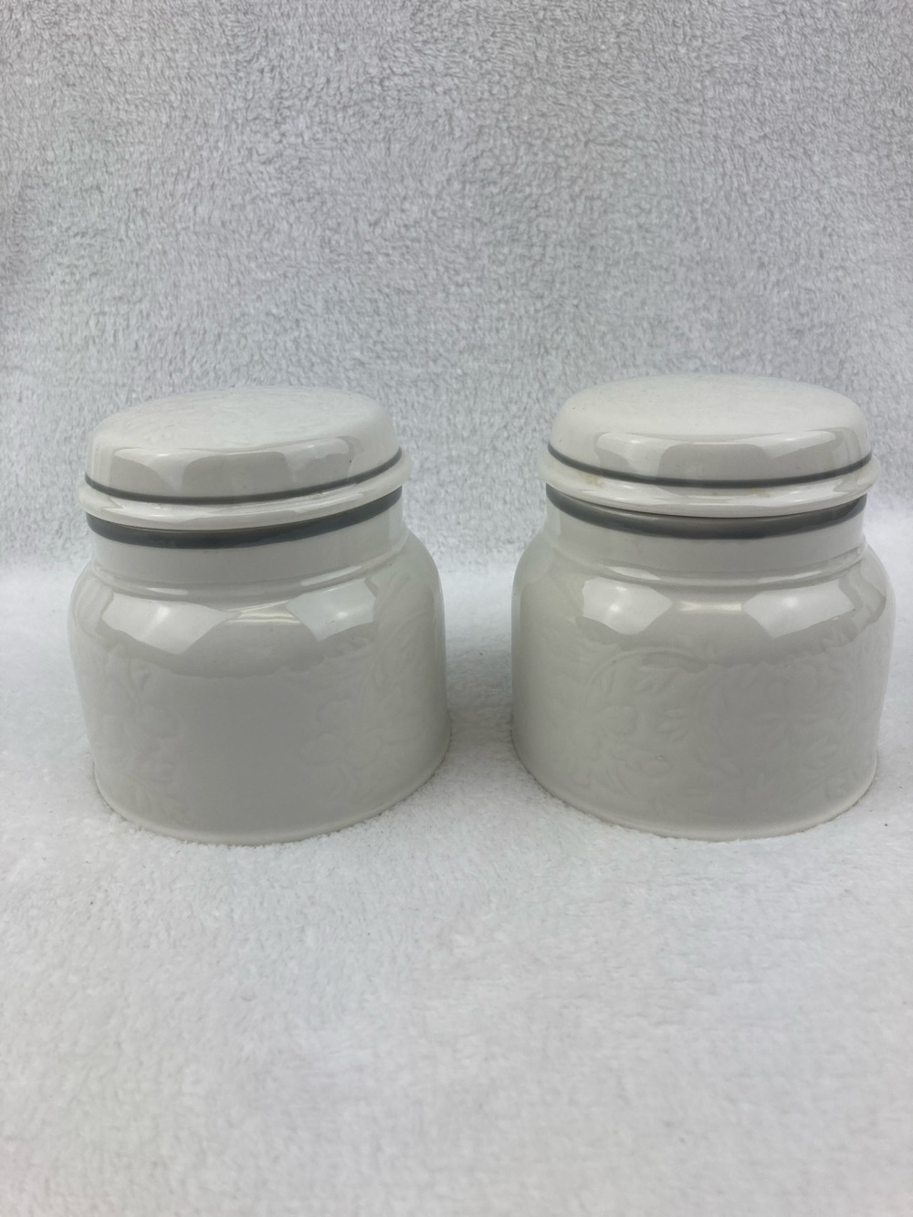 VTG 1985 Royal Doulton Tracery Smoke Sugar Bowl with Lid, Set of 2